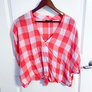 Express peach and white gingham cropped shirt